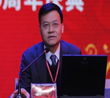 中國科學院院士、西北生態(tài)環(huán)境資源研究院常務副院長、我國著名寒區(qū)土木工程專家、博士生導師賴遠明教授就“寒區(qū)道路熱學特性分析方法和凍害防治技術”?與嘉賓、校友和師生分享了自己獨特的見解