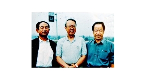 楊金泉、劉俊謙與聯(lián)合國副秘書長的合影